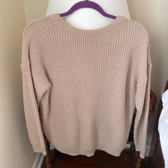Lulu’s Tan Low Back V-Neck Sweater XS - Picture 2 of 4